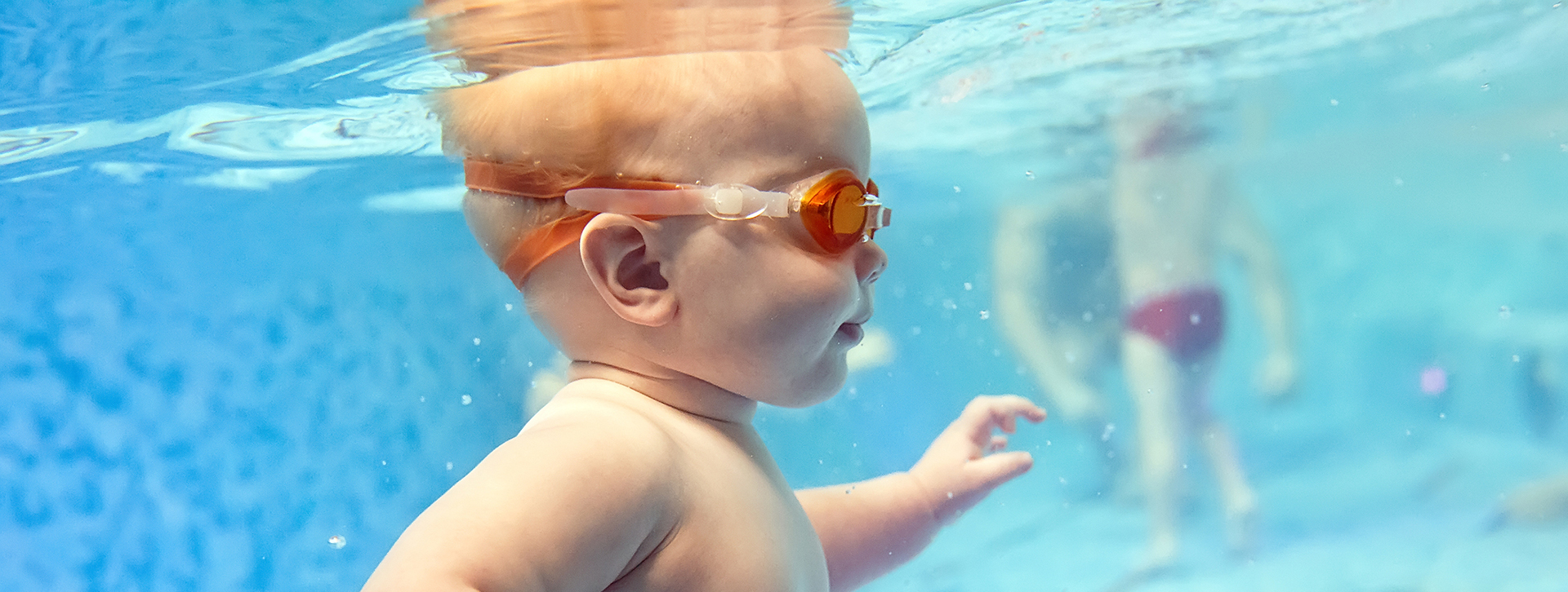 חוג שחייה לתינוקות - בריכה ייעודית לתינוקות!